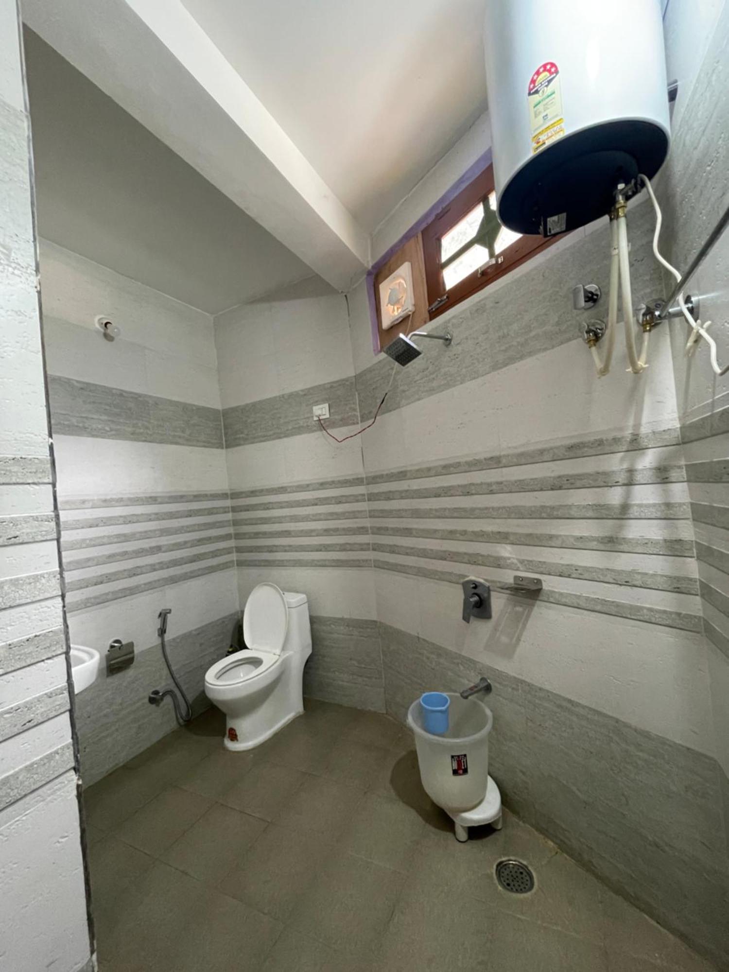 Chojh Inn Guest House Kasol Eksteriør billede