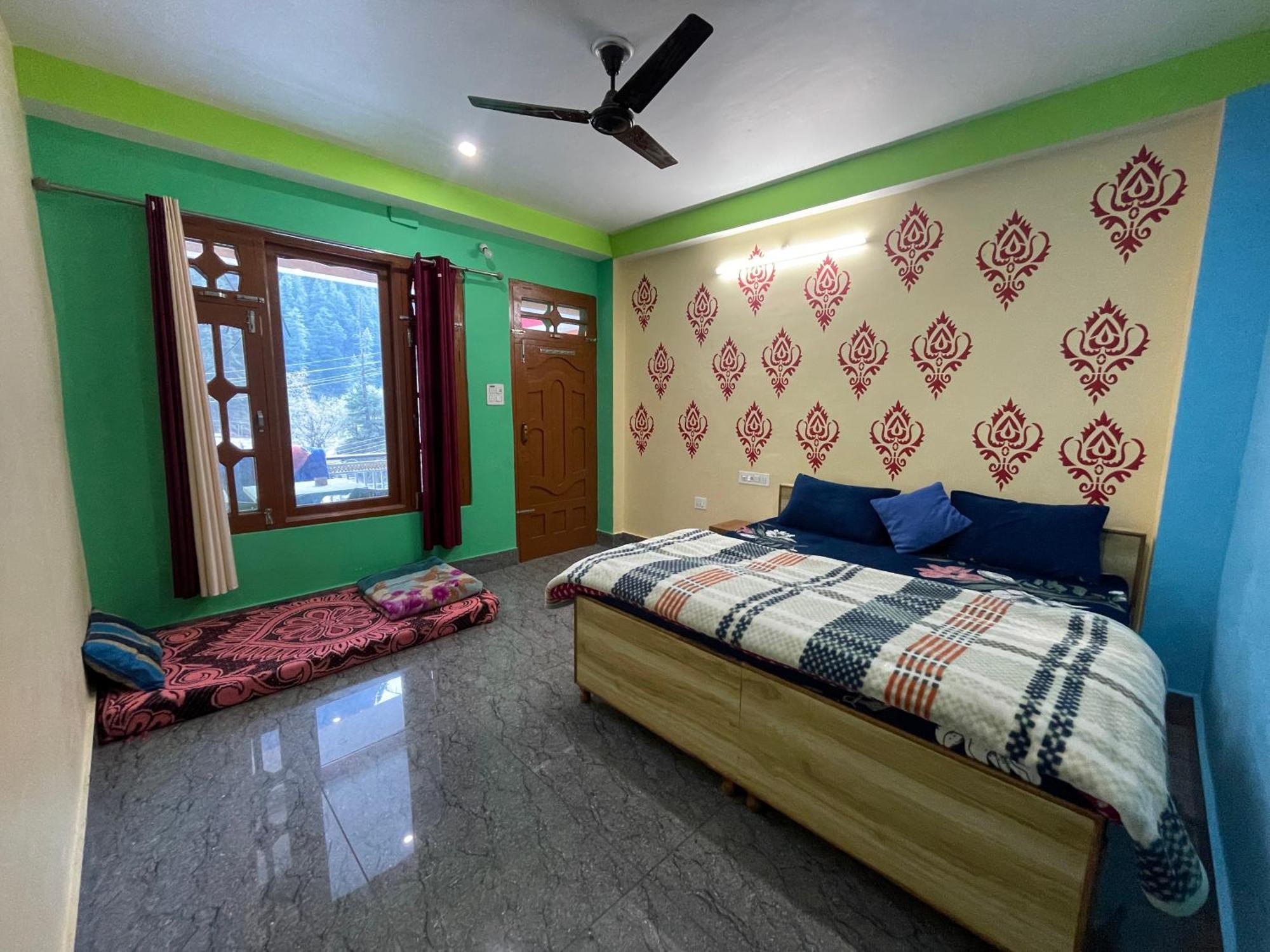 Chojh Inn Guest House Kasol Eksteriør billede